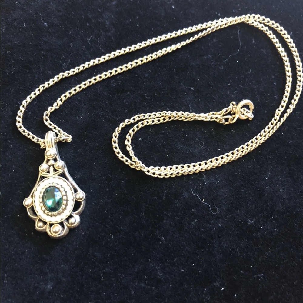 102 Avon Gold Necklace and Earring with Green Accent Set - Picture 2 of 5